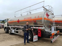 Camion-citerne Sinotruk HOWO 8X4 30000L, camion-citerne lourd pour le transport d'essence, de diesel et de pétrole