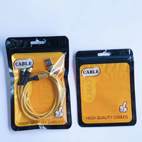 Sac d'emballage en plastique suspendu à fermeture éclair d'usine personnalisable Sac en mylar d'accessoires de câble jetable avec logo et fenêtre