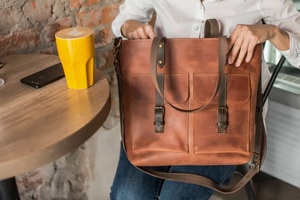 Bolso de Mano Casual de Cuero Genuino de Alta Calidad, Estilo Inglés, Bolso de Hombro Tipo Hobo para Mujer, Bolso Tipo Cubo, Bolsos Personalizados con Marca - Product Image 4