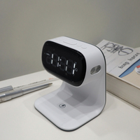 Lámpara de Noche Portátil con Reloj, Luz Nocturna con 3 Niveles de Intensidad Táctil, Diseño Moderno, Lámpara de Escritorio LED para Hogar, Oficina y Viajes