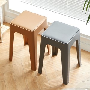 Taburete Cuadrado de Diseño Novedoso, Taburete para Vestidor de Dormitorio, Sillas de Comedor de Plástico Multicolores para el Hogar - Product Image 1