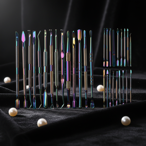 Pousse-cuticules double face en acier inoxydable couleur titane Jany pour le retrait des ongles et le nettoyage des cuticules - Product Image 2