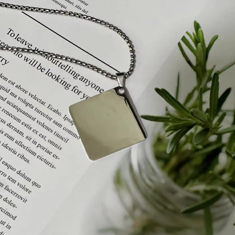 gold plated square 3cm