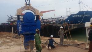 Vendita calda della fabbrica vibro martello in gru con foglio mucchio morsetto - Product Image 2