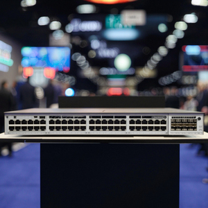 Thương hiệu mới ciscoo c9300 <span class=keywords><strong>48</strong></span> cổng <span class=keywords><strong>PoE</strong></span> Modular uplinks <span class=keywords><strong>PoE</strong></span> mạng chuyển đổi mạng lợi thế C9300-48P-A - Product Image 4