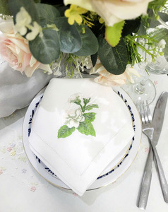 Serviettes en tissu personnalisées brodées, jolies serviettes de table en coton blanc jasmin, serviettes de table à ourlet festonné, cadeaux pour la maison, l'hôtel, les mariages - Product Image 4
