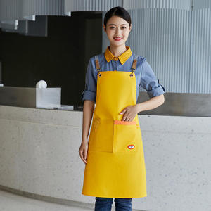 Tablier en toile verte avec poche et bretelles réglables pour hommes, idéal pour la restauration et les bars - Product Image 2