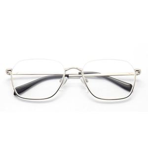 Lunettes optiques en titane de haute qualité Monture optique en titane en stock prêt à l'emploi - Product Image 1