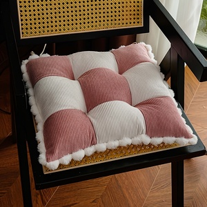 Coussin de siège carré en velours côtelé avec décoration de boules en peluche assorties aux couleurs du motif, coussin de chaise de bureau, coussin de siège polyvalent - Product Image 6