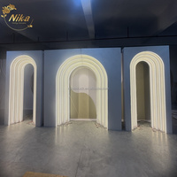 NIKA Ensemble de panneaux décoratifs pour arche de mariage 3D stéréoscopique en PVC blanc, personnalisable et luxueux, pour banquets de mariage