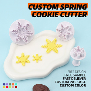 Set <span class=keywords><strong>di</strong></span> 3 Stampi per Decorazione Torte a Forma <span class=keywords><strong>di</strong></span> <span class=keywords><strong>Fiocco</strong></span> <span class=keywords><strong>di</strong></span> <span class=keywords><strong>Neve</strong></span> Bianco, <span class=keywords><strong>Tagliabiscotti</strong></span> in Plastica a Forma <span class=keywords><strong>di</strong></span> Cuore Personalizzati, Utensili da Forno - Product Image 4