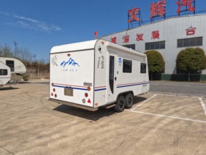 Caravane de <span class=keywords><strong>camping</strong></span> moderne pour 4 personnes, design léger, fabrication OEM/ODM, double essieu, pour une vie en plein air - Product Image 4