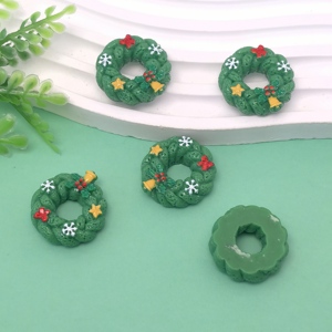 Breloques de Noël en résine Kawaii à dos plat : Bonhomme de neige, <span class=keywords><strong>Guirlande</strong></span> de pain d'épices, Flocon de neige, Sapin de Noël, Chapeau, Chaussettes, Père Noël, Breloques mignonnes pour slime - Product Image 5
