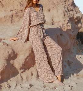 Mono Elegante e Informal para Mujer, Traje de una Pieza con Diseño para Comodidad y Elegancia Diaria - Product Image 2