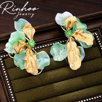 Boucles d'oreilles clous 2026 tendance, élégantes et simples, en métal vert, motif fleur, grandes feuilles abstraites, corail irrégulier, pétales en résine pour femme