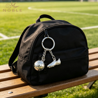 Porte-clés de football en alliage de zinc noble, breloque chaussure de foot, pendentif de sac sur le thème du sport pour les fans de football