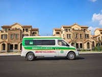 Camion médical mobile diesel Maxus V70 de fabrication chinoise avec caméra de radiographie, transmission automatique, utilisation clinique, ambulance