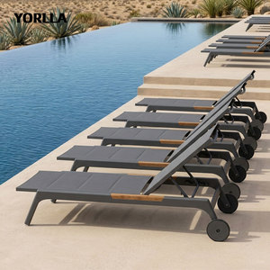 Lettino Prendisole di Lusso in Metallo Grigio Scuro, Resistente alle Intemperie, con Tessuto Sling, per Piscina e Spiaggia, Qualità Commerciale - Product Image 1