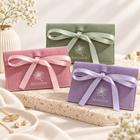 Pochette à bijoux en microfibre avec logo personnalisé, rabat pliable, petit sac cadeau pour boucles d'oreilles et bagues, vente en gros, marron, kaki, mauve