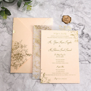 Ensemble d'enveloppes de mariage en vélin rose pêche luxueux avec pochette, motif floral pivoine et rose en feuille d'or, sceau de cire, impression personnalisée L - Product Image 2