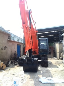 Excavatrice sur chenilles Hitachi EX200 japonaise de 18,8 tonnes avec godet de 0,8 m³ d'occasion à vendre à Shanghai - Product Image 2