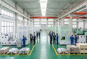 เครื่องขึ้นรูปขวดพลาสติกแบบฉีดขึ้นรูปและยืดขึ้นรูปในขั้นตอนเดียว รุ่น HGY150-V4-EV ความเร็วสูง รองรับไฟ 110V/220V/380V ทำงานอัตโนมัติ รับประกัน 5 ปี - Product Image 6