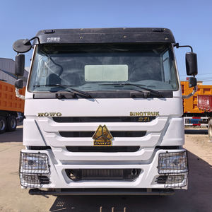 Camion arroseur d'eau à roue motrice HOWO 4x2 pour la suppression de la poussière dans le verdissement municipal allant de 34 à 48 mètres carrés - Product Image 3