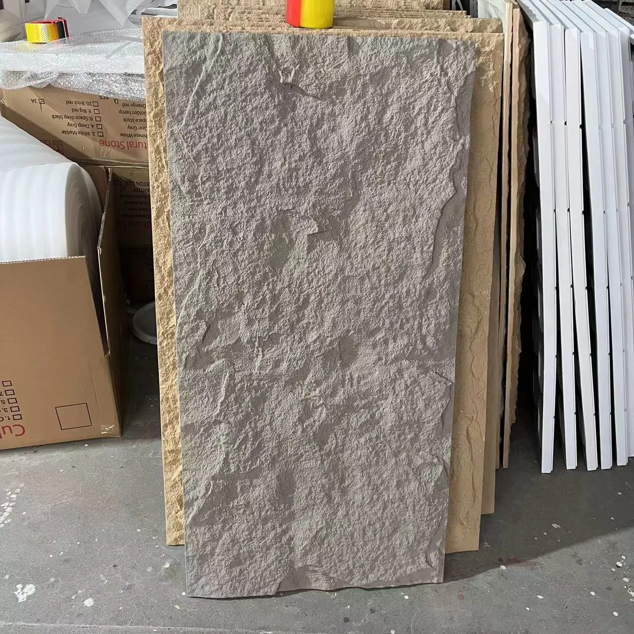 Commercio all'ingrosso fungo PU pannello di parete in pietra pannello di parete in roccia pannello di parete in finta pietra impiallacciatura di pietra per esterni