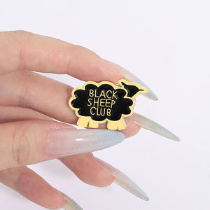 Buitenstaander Maatschappij Emaille Pin Cartoon Zwarte Schapen Dier Broche Revers Badge Sieraden Cadeau Rugzak Accessoires - Product Image 4