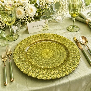 Platos Base de Cristal Rojo Borgoña de 13 Pulgadas con Diseño de Pavo Real en Relieve para Banquetes de Boda y Decoración de Mesa Navideña - Product Image 4