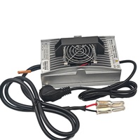 Chargeur de batterie direct usine avec ventilateur de refroidissement intégré, bornes en cuivre, sortie stable pour pack de batteries au plomb de chariot élévateur d'entrepôt