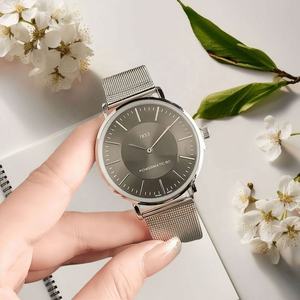 Reloj de Cuarzo para Hombre con Caja de Aleación de 40 mm, Correa de Cocodrilo y Esfera de Cristal - Moda de Lujo - Product Image 3