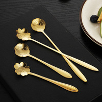 Fleur de cerisier Style japonais cuillère à café en métal tasse et cuillère en acier inoxydable ensemble pour cuisine thé mariages cadeaux