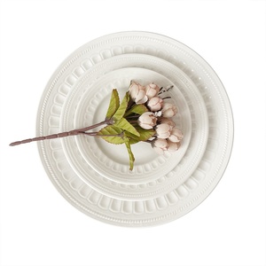 Vaisselle en céramique à relief antique de style européen Vente en gros de plats à poisson occidentaux avec défaut mineur pour usage domestique - Product Image 5