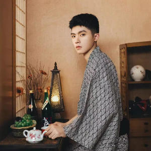 <span class=keywords><strong>Kimono</strong></span> pour hommes de style <span class=keywords><strong>japonais</strong></span> amélioré Samurai <span class=keywords><strong>traditionnel</strong></span> Yukata Vêtements de photographie avec logo avant pour scènes de meurtre de script - Product Image 2