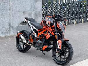 Motocicleta <span class=keywords><strong>Duke</strong></span> 390 de 390cc, monocilíndrica, refrigerada por líquido, con inyección electrónica de combustible, ligera, ágil y de alto rendimiento para la ciudad. - Product Image 1
