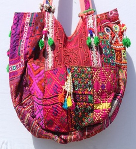 Sac à bandoulière ethnique gitan pour femme, style indien traditionnel du Rajasthan, brodé, avec travail de miroirs Banjara, grande capacité - Product Image 2
