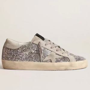 Zapatos deportivos de diseño sencillo con forma de estrella de cinco puntas, zapatos de marca antibacterianos, zapatos deportivos básicos populares. - Product Image 2