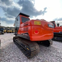 Excavatrice sur chenilles d'occasion DOOSAN 140LCA, best-seller, bien entretenue, pour projet d'infrastructure municipale