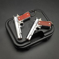 Usine 1:3 Métal Jouet Colt 1911 Pistolet Alliage Mini Magazine Arme Porte-clés Grain De Bois En Bois Porte-clés Modèle Cadeau