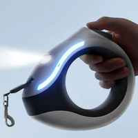 Laisse pour chien classique et confortable en cuir rétractable avec anneau lumineux LED, motif écossais, pour races moyennes, mains libres, réglable