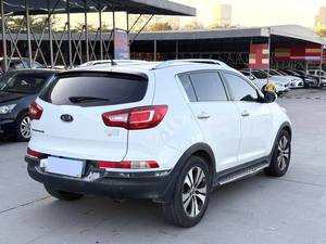 SUV Crossover Usato 2012 <span class=keywords><strong>Sportage</strong></span> 2.0L, Trazione 2WD, Versione Navigazione, Stile Accattivante, Basso Costo di Utilizzo, Ottima Auto per Famiglie - Product Image 3