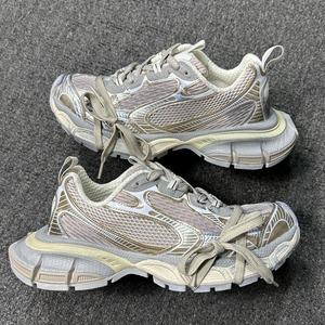 รองเท้าลำลองสำหรับผู้หญิงและผู้ชาย ดีไซน์หรูหรา คุณภาพสูง รุ่นใหม่ ไซส์ 3XL พื้นหนา พร้อมคุณสมบัติป้องกันกลิ่น - Product Image 4