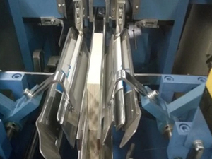 Équipement de post-impression : Machine à plier les livres HX320 pour <span class=keywords><strong>reliure</strong></span> à rabat français, idéale pour les livres à couverture souple - Product Image 5