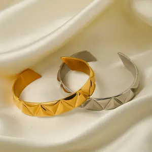 Nouvelle ligne de bijoux en acier inoxydable plaqué or 18 carats à la mode cadeau ouverture minimaliste Double couche Bracelets Bracelets pour femmes