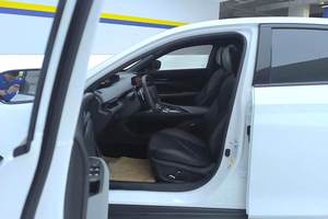 Changan UNI-V 1.5T Premium 2023, Guida a Sinistra, Benzina Euro VI, 5 Posti, <span class=keywords><strong>Auto</strong></span> Usata, Prezzo all'Ingrosso per Esportatori - Product Image 5