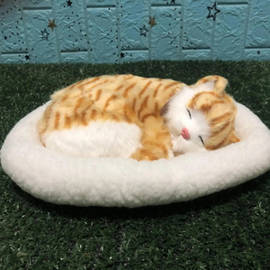 Peluche Realistico <span class=keywords><strong>di</strong></span> Gatto Dormiente con Respirazione Simulata e Tappetino, Giocattolo Morbido a Forma <span class=keywords><strong>di</strong></span> Gatto Cartoon - Product Image 4
