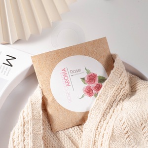 Sac d'emballage de sachets de désodorisant de voiture avec logo personnalisé Sachet d'arôme Sachets suspendus pour armoire chambre <span class=keywords><strong>valise</strong></span> de voiture - Product Image 1