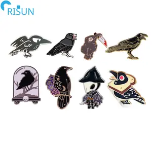 Özelleştirilmiş Raven Bird kuş karga emaye metalik iğneler yaka iğneler rozetleri broşlar özel karga emaye Pin