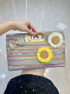 Borsa Tote Artigianale 2026: Borsa Donna Lavorata a Mano all'Uncinetto, Borsa da Spiaggia Estiva in Paglia, Borsa a Spalla Capiente, Borsa a Mano in Rattan con Fiori - Product Image 1